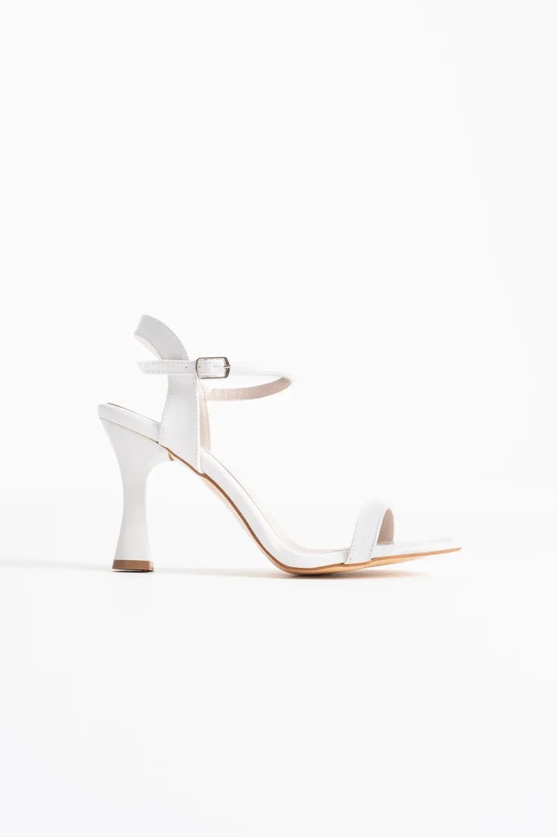 Kadın Beyaz Tek Bant Sandalet Kadın Ayakkabı