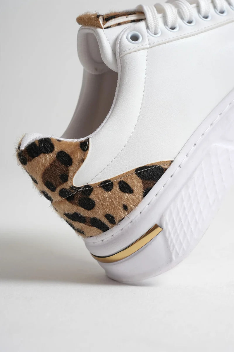 Leopar Detaylı Beyaz Kadın Spor Ayakkabı