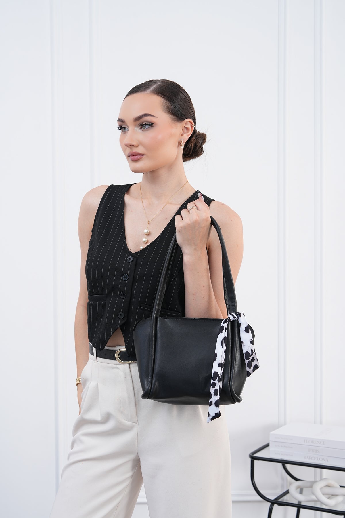 Kadın Siyah Fularlı Omuz Çantası