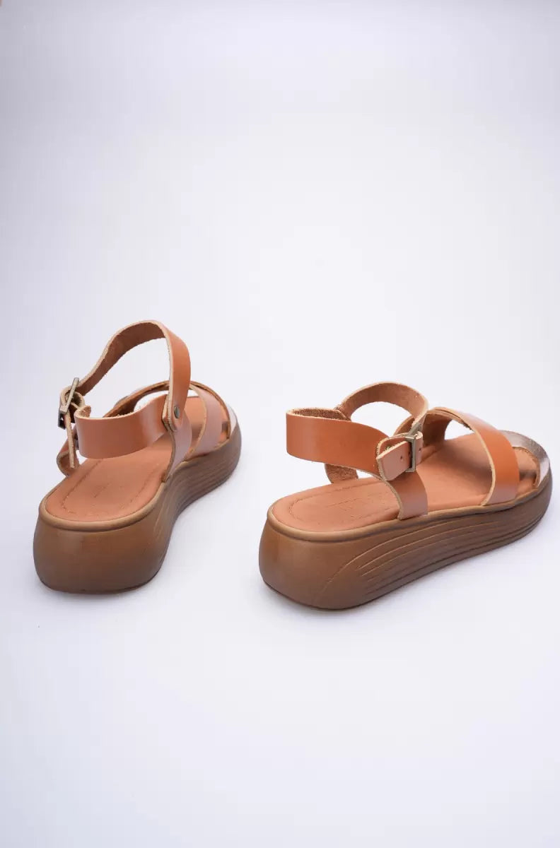 Taba Altın Detaylı Hakiki Deri Sandalet TR31MY58F