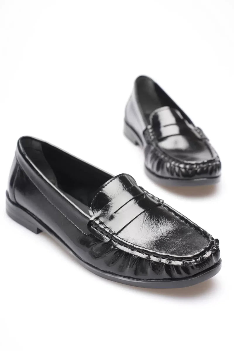 Siyah Parlak Deri Görünümlü Penny Loafer