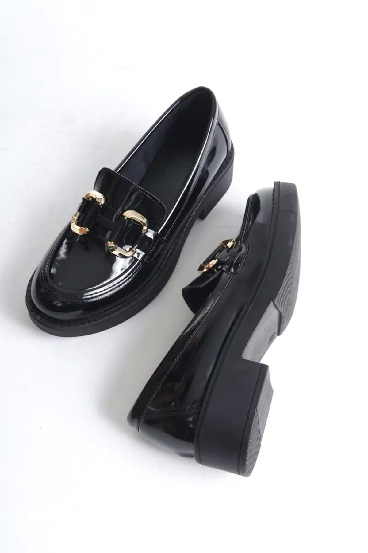 Rugan Siyah Gold Tokalı Kadın Loafer Bantlı