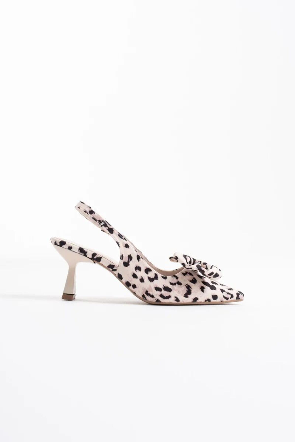 Bej Leopar Fiyonklu Kitten Topuklu Slingback Kadın Ayakkabı Bantlı Sivri