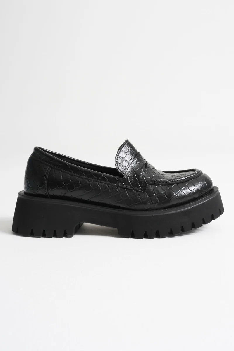 Kadın Günlük Siyah Kroko Loafer Ayakkabı TR10MS02G